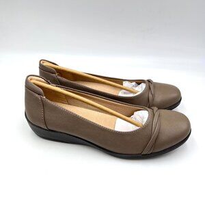 Lifestride Womens Size 7 Impact Taupe Brown‎ Faux Vegan Leather Flats Shoes
